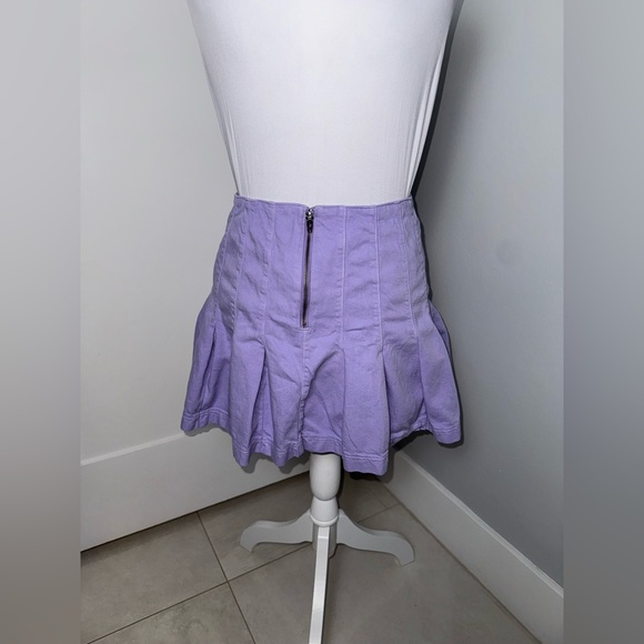 Alice + Olivia Carter Pleated Denim Mini Skirt/Size 29/US 4 - Picture 6 of 10